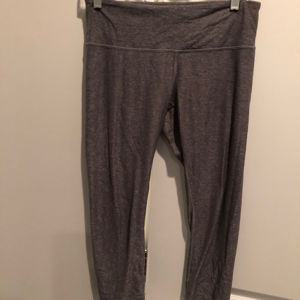 Lululemon Athletica Gray Capri Leggings